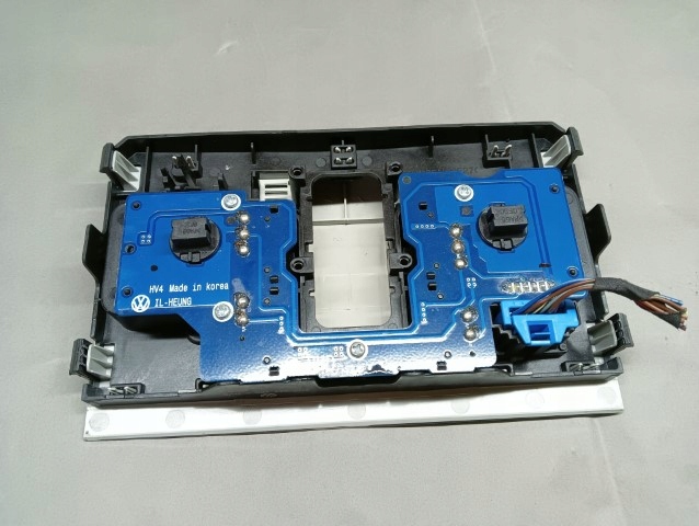 фото №6, Лампа освітлення кабіни skoda superb iii 3v