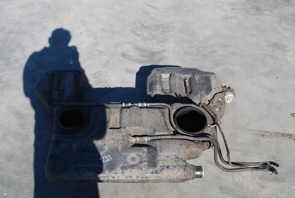 фото №6, Бак топлива audi a8 d2 3.7 4.2 lift голый