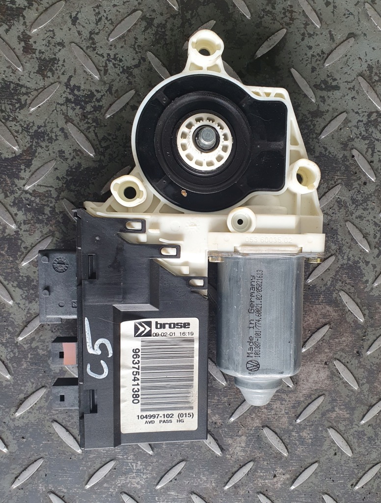 фото №1, Моторчик правый перед citroen c5 9637541380