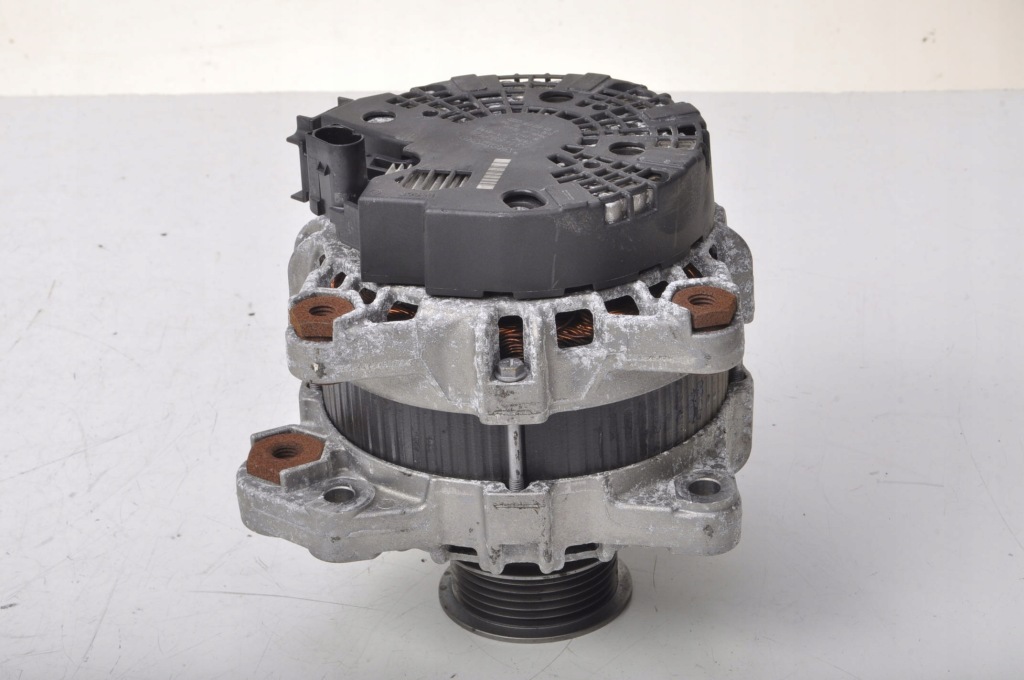 Volvo xc40 2 2.0 t5 генератор 31489212 2019r с Разборки