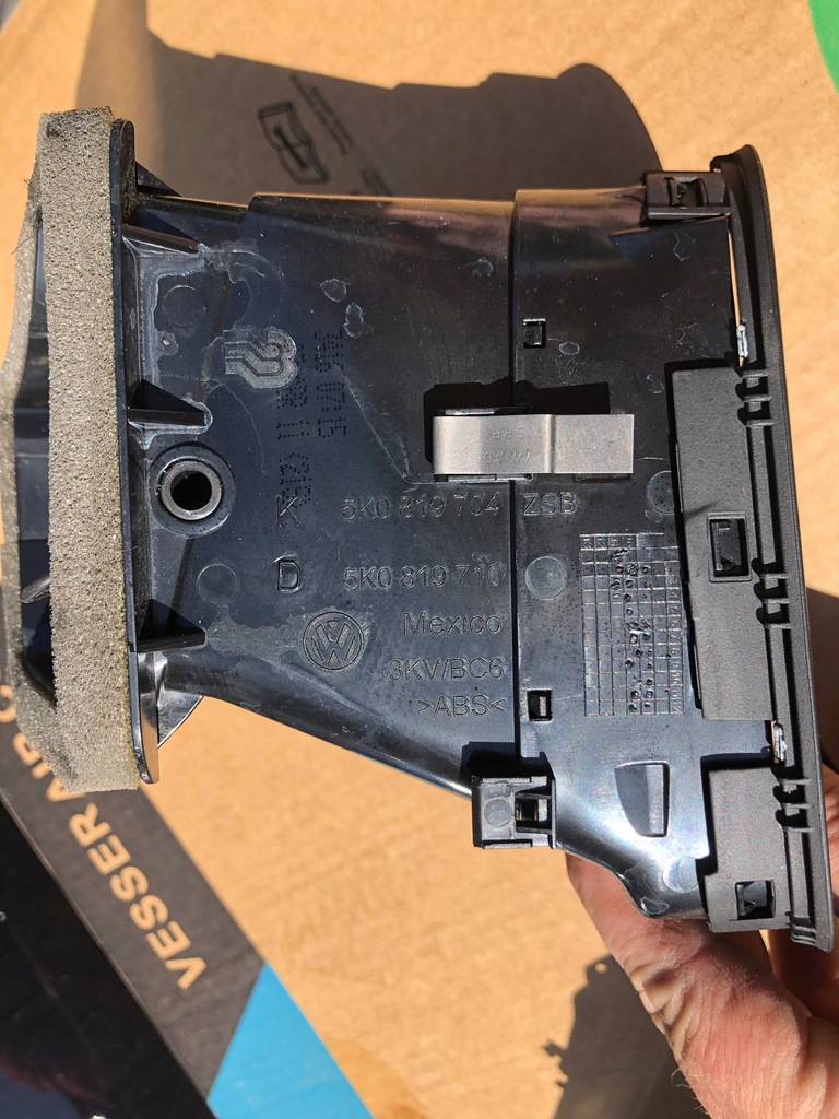 фото №3, Решітка обдув ліва права перед vw golf vi 5k0 11r