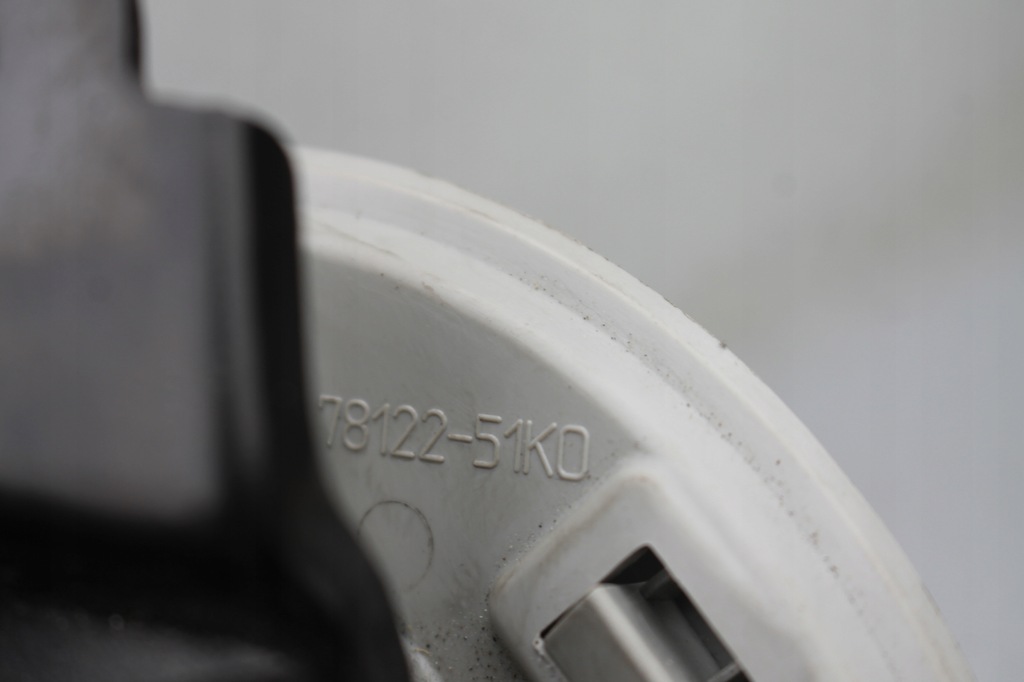 фото №6, Pas безпеки середній задня задній заглушка suzuki sx4 s-cross 13-21