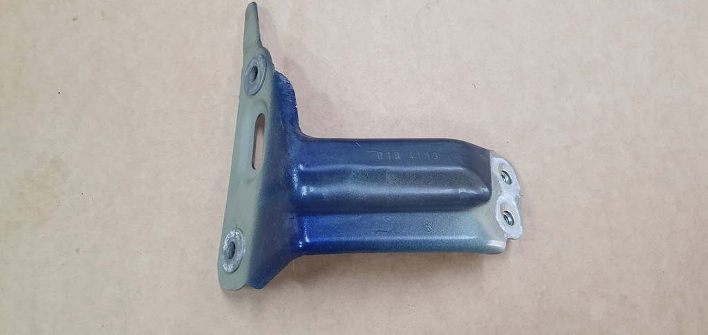 фото №1, Volkswagen оригинальный номер 5g0821136b кронштейн крыла передний p