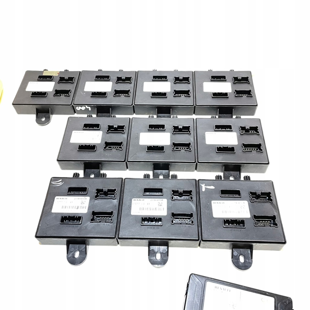 фото №1, Renault clio iv captur модуль emm-t4 231a04735r l1