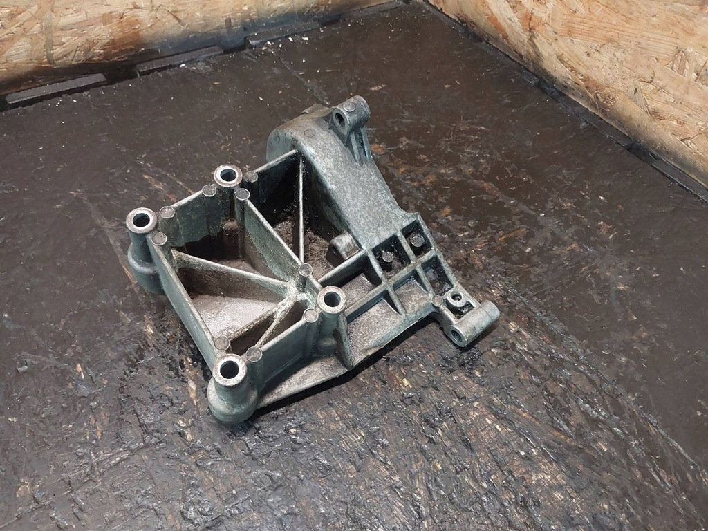 фото №11, Кронштейн / кронштейн компрессора кондиционера bmw 3 e46 318i m43b19 194 1433507