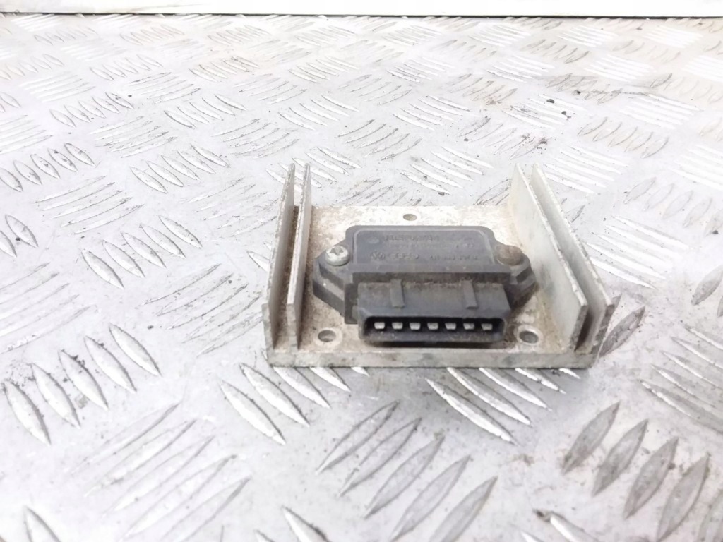 фото №1, 1989 volkswagen golf ii модуль запалювання 211905351d