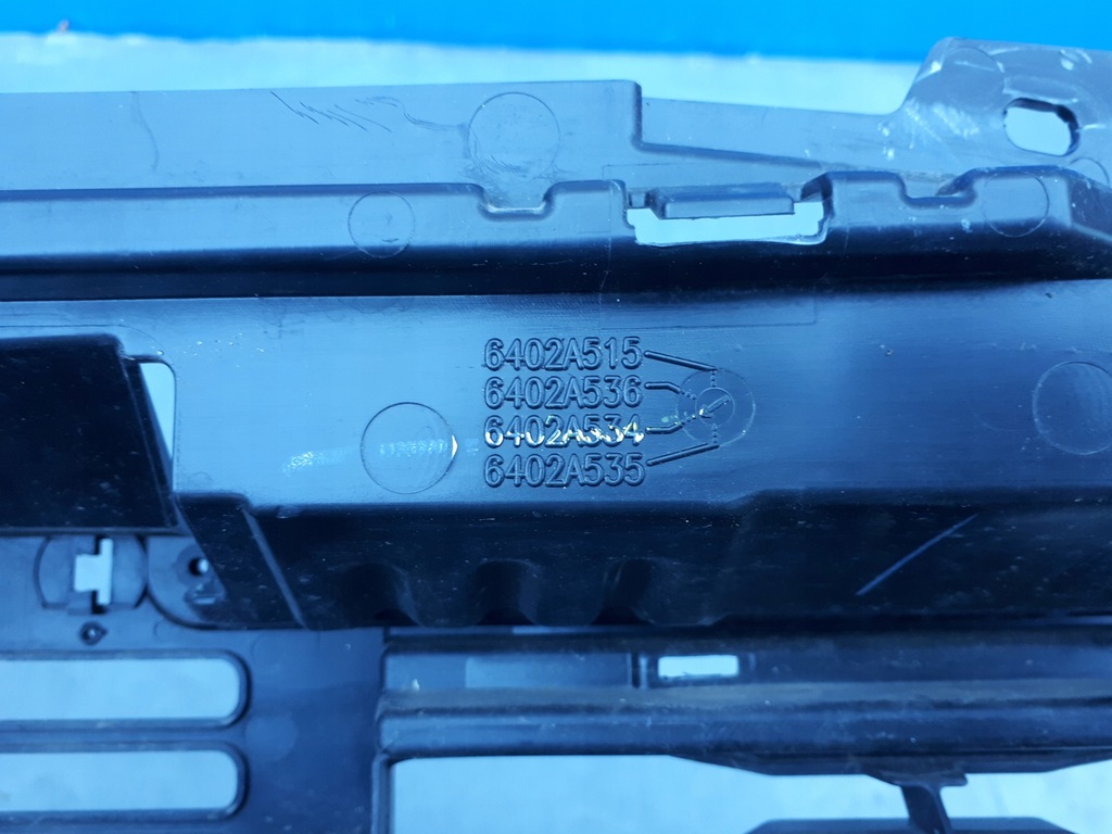 фото №11, Mitsubishi l200 2019-2022 19-22 решётка средняя бампера