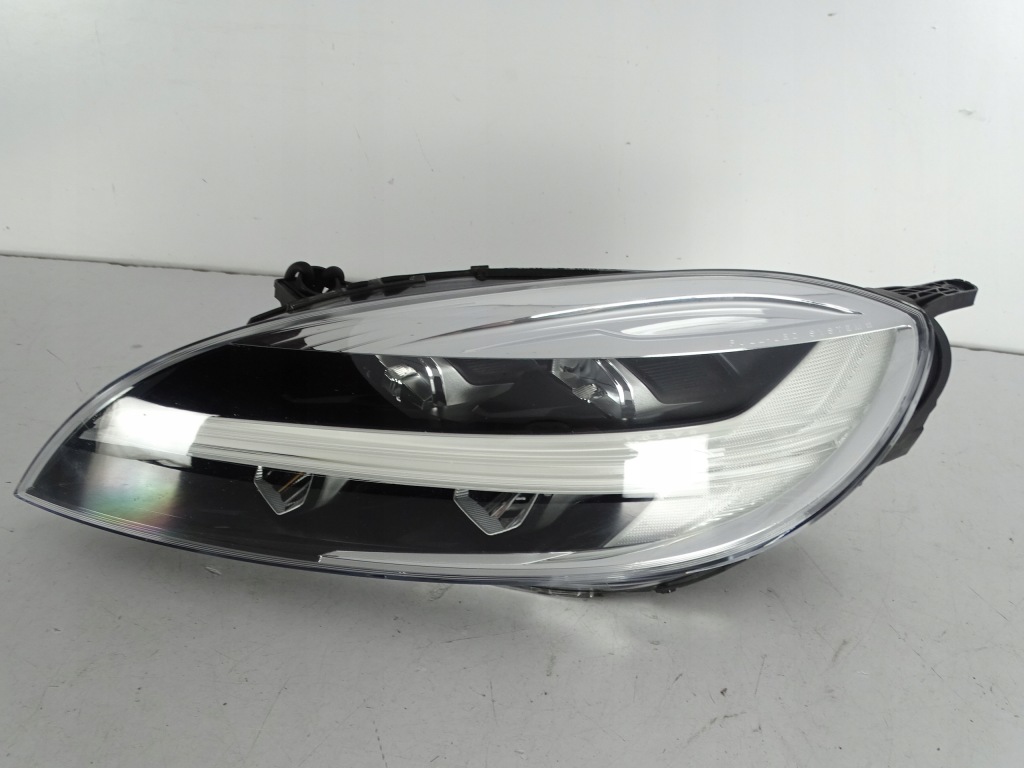 Фара перед передняя левая volvo v40 2 2 full led Оригинал