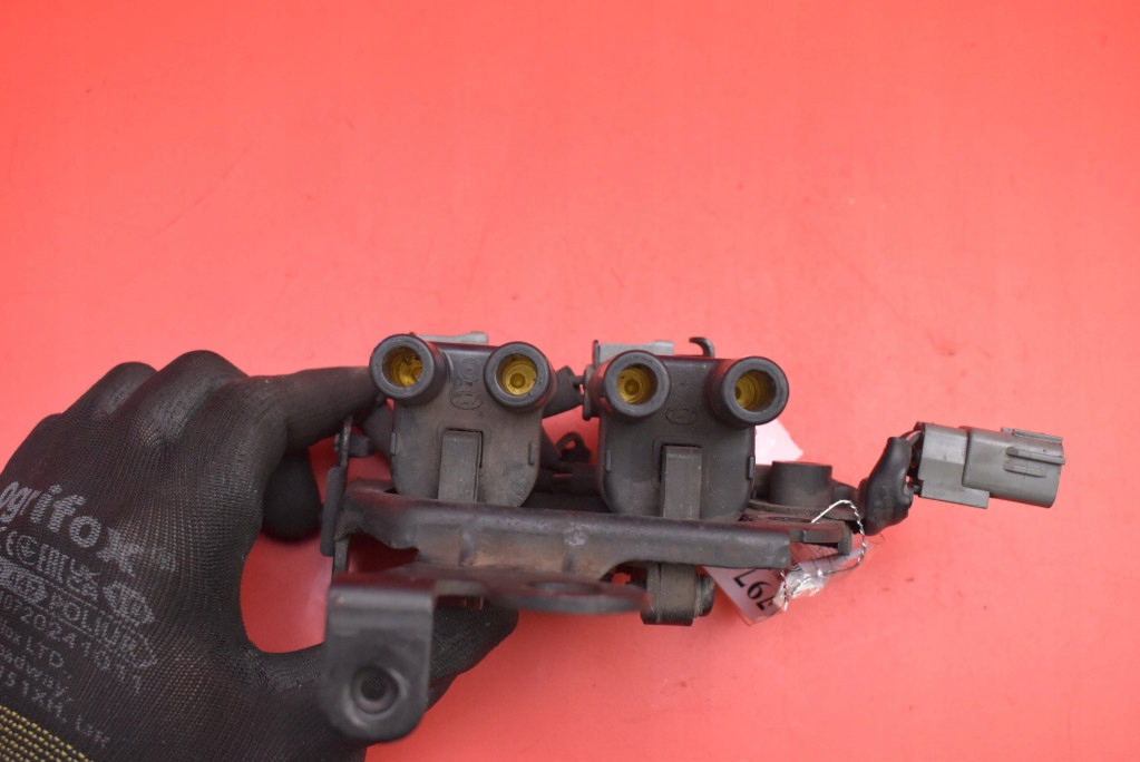 фото №8, Катушка зажигания hyundai tucson 1 i 2.0 16v 141 km 04-10