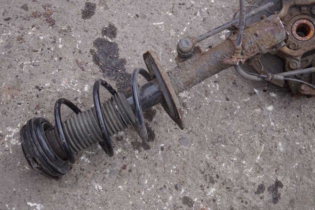 фото №8, Поворотний кулак амортизатор правий перед nissan juke f15