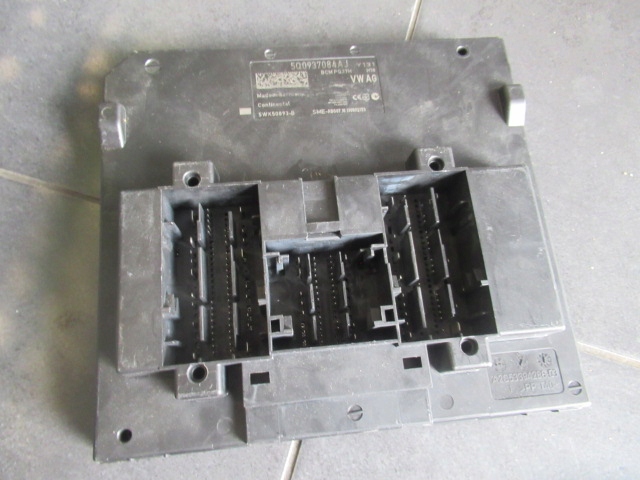 фото №1, Модуль блок управления комфорта volkswagen оригинальный номер 5q0937084aj