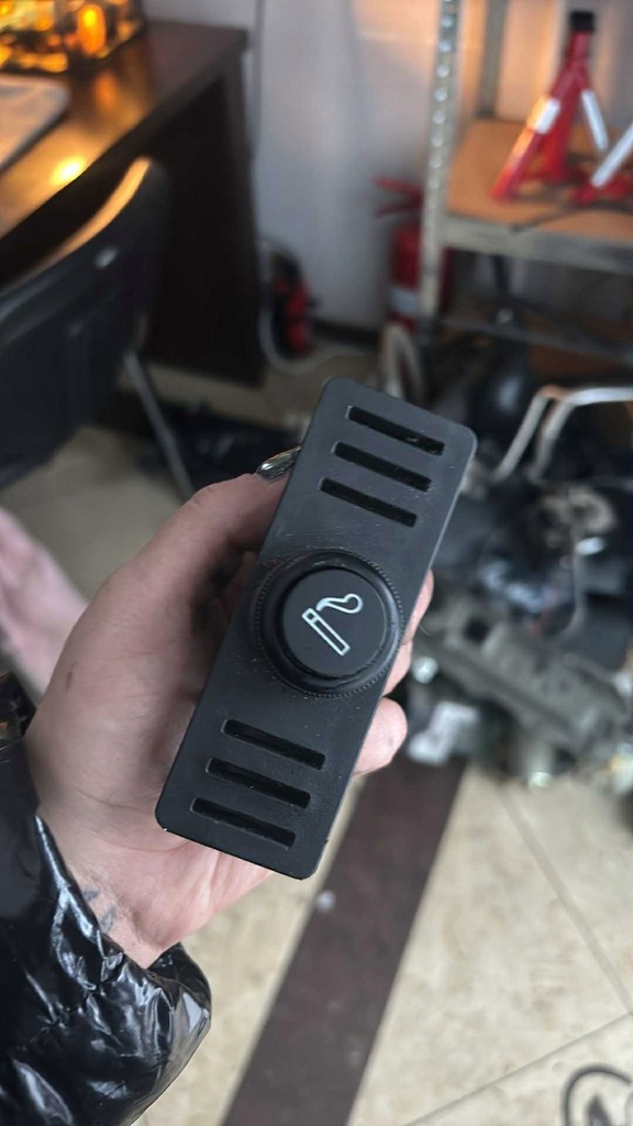 фото №1, Прикурювач opel corsa c 3d 2003 rok lak z20r 3 дверні