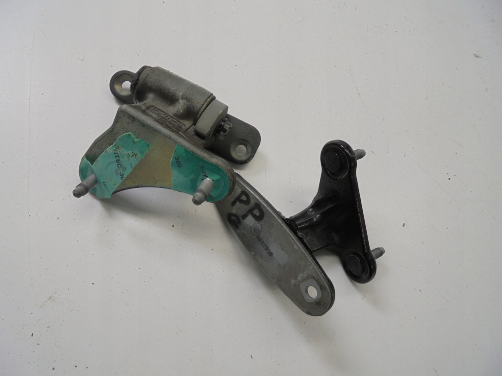 Петлі двері правий перед mercedes c-klasa w204 przed lift 2008 rok Ціна