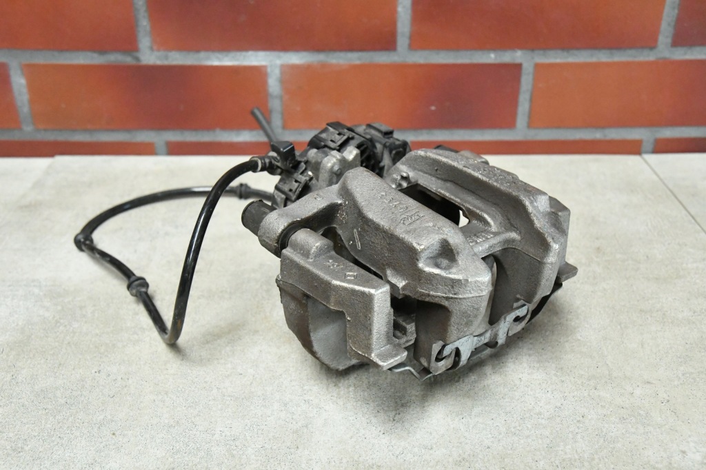 фото №1, Суппорт прижим тормозной правый задняя bmw 5 g60 g61 7 g70 x3 g45