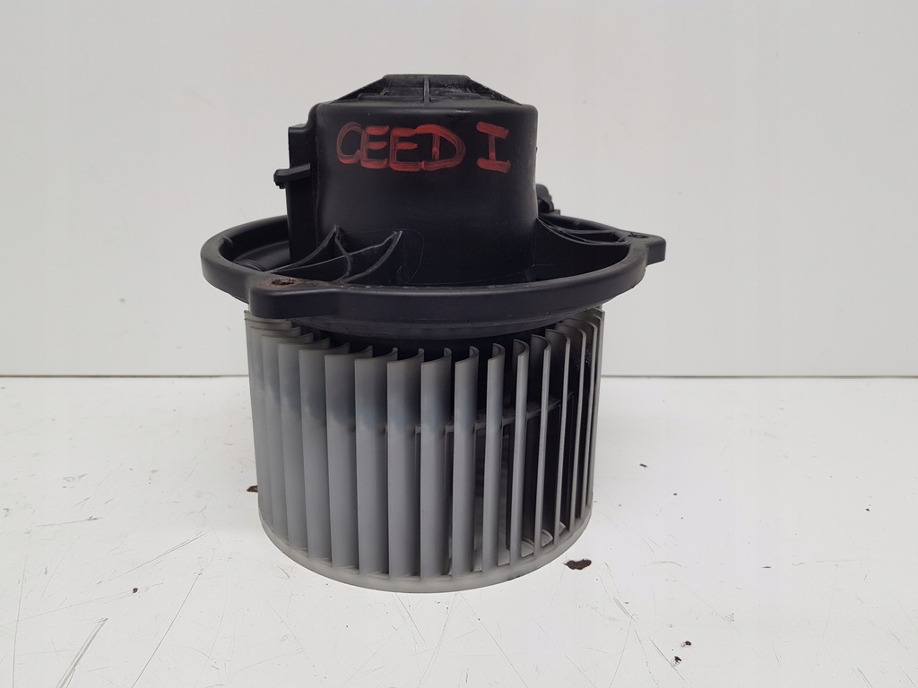 фото №1, Kia ceed i lift повітродувка вентилятор 2011r-