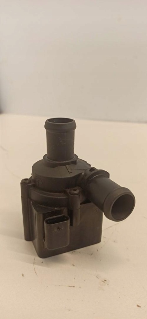 фото №1, Audi a4 b8 помпа wody 06h121601n