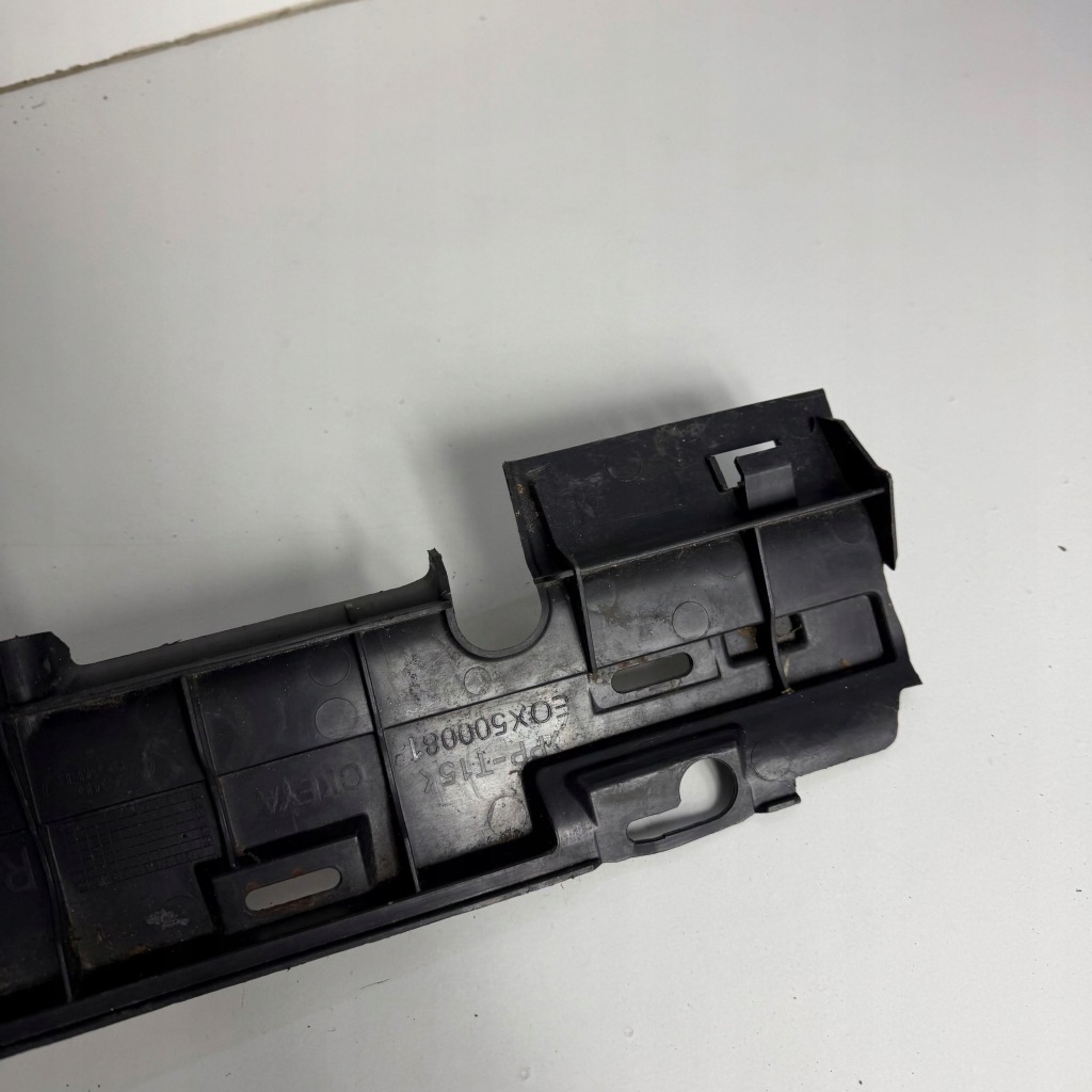 Молдинг порог внутренняя правая range rover оригинальный номер оригинал eox500081 Недорого