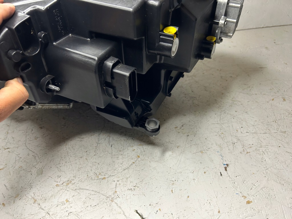 Купить Skoda karoq рестайлинг  57a 57b фара правая full led crystal ходовие огни  st.bdb