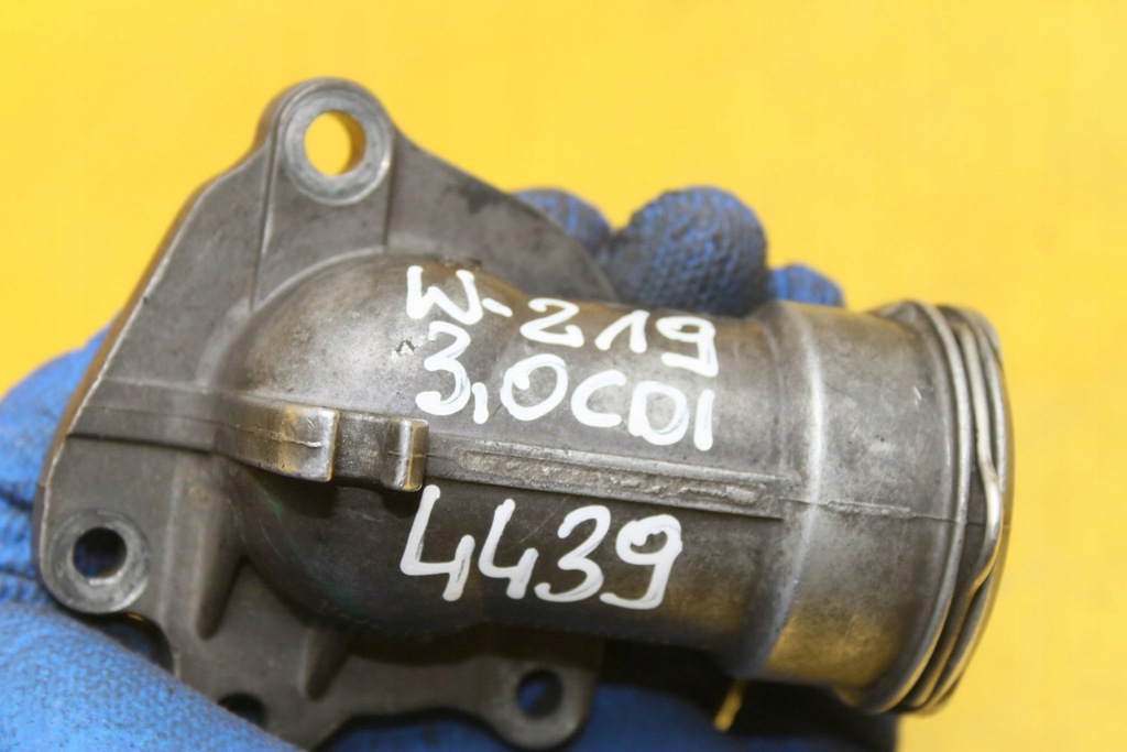 фото №8, Корпус термостата a6422000215 cls w219 3.0 cdi