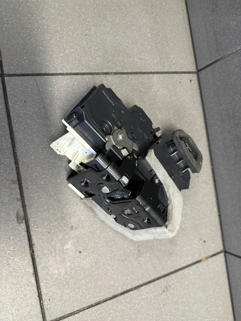 фото №6, Замок двері правий задня audi a6 c8 4k0839016p