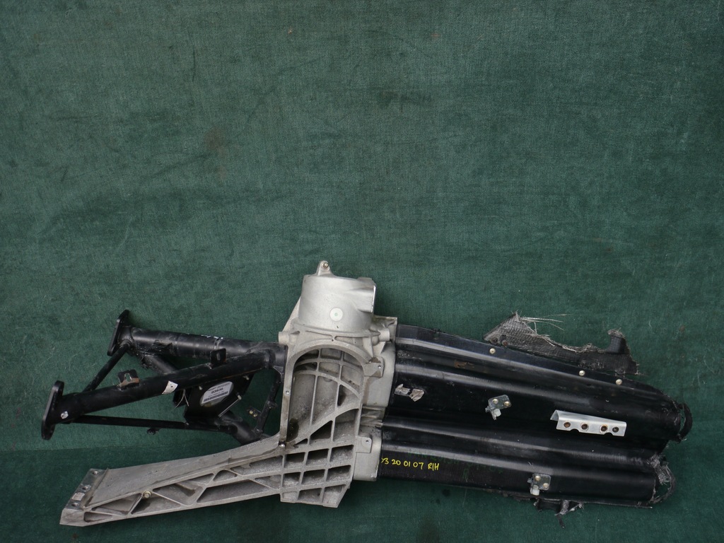 фото №1, Четверть правая болты aston martin vanquish 2001-2007r