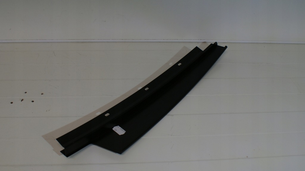 фото №1, Bmw e60 защита рамы стекло стойка дверь правый перед