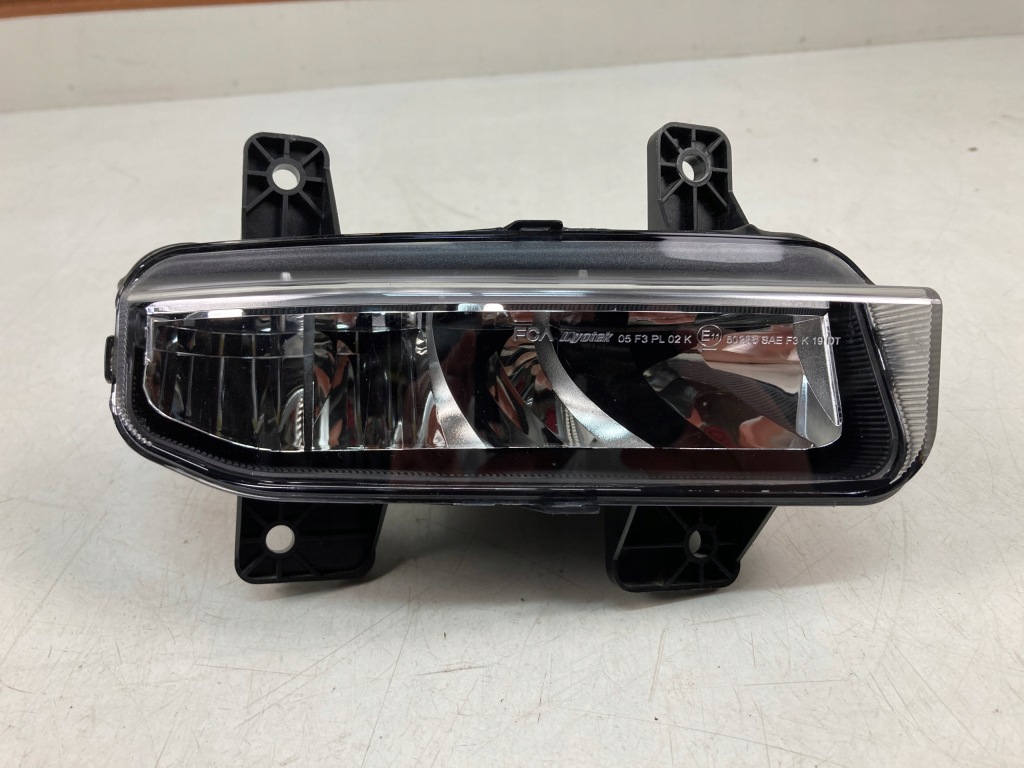 Купить Противотуманная фара правый dodge ram led 68477196aa