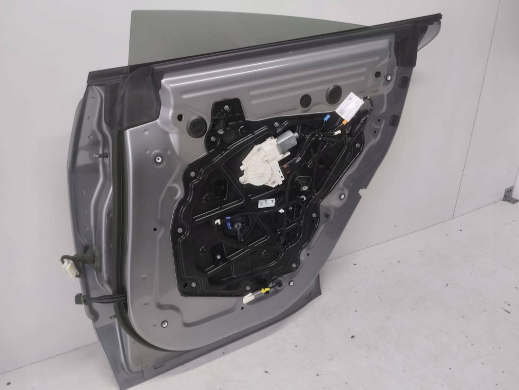 Tesla model y 2023 задній праве повний pmss Недорого