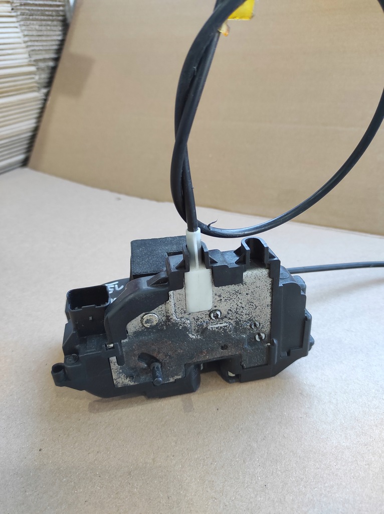 фото №4, Замок дверь задняя правый renault clio iii 4 pin 300129c