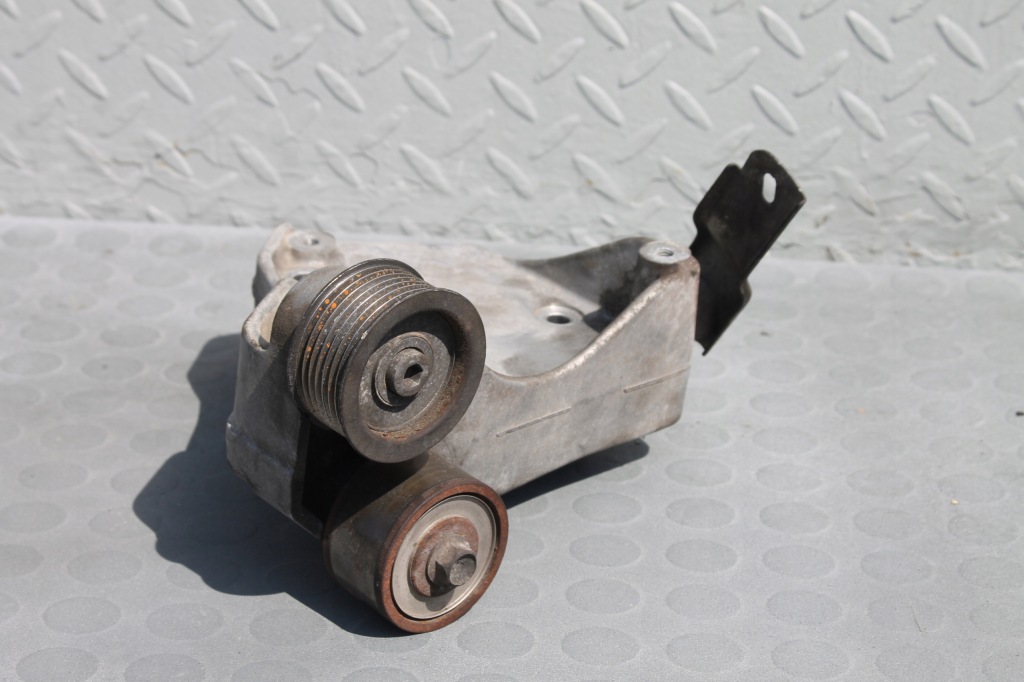 Кронштейн кронштейн генератора grand vitara 2 1.9 ddis с Разборки