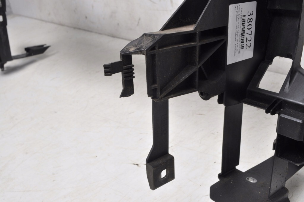 фото №7, Mercedes w242 w176 w156 2.2 cdi pas передний усилитель a2466200234