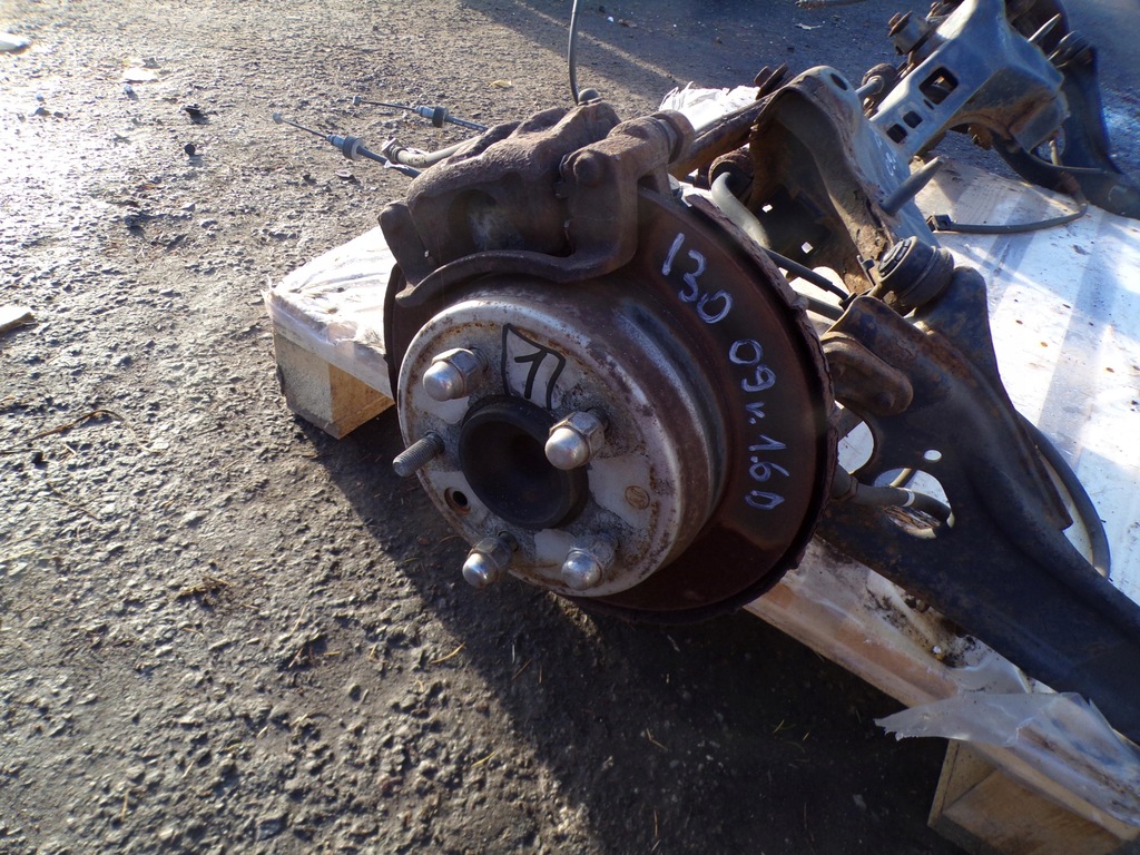 фото №9, Hyundai i30 i хэтчбек балка подвеска заднего поворотный кулак 59910-2h300