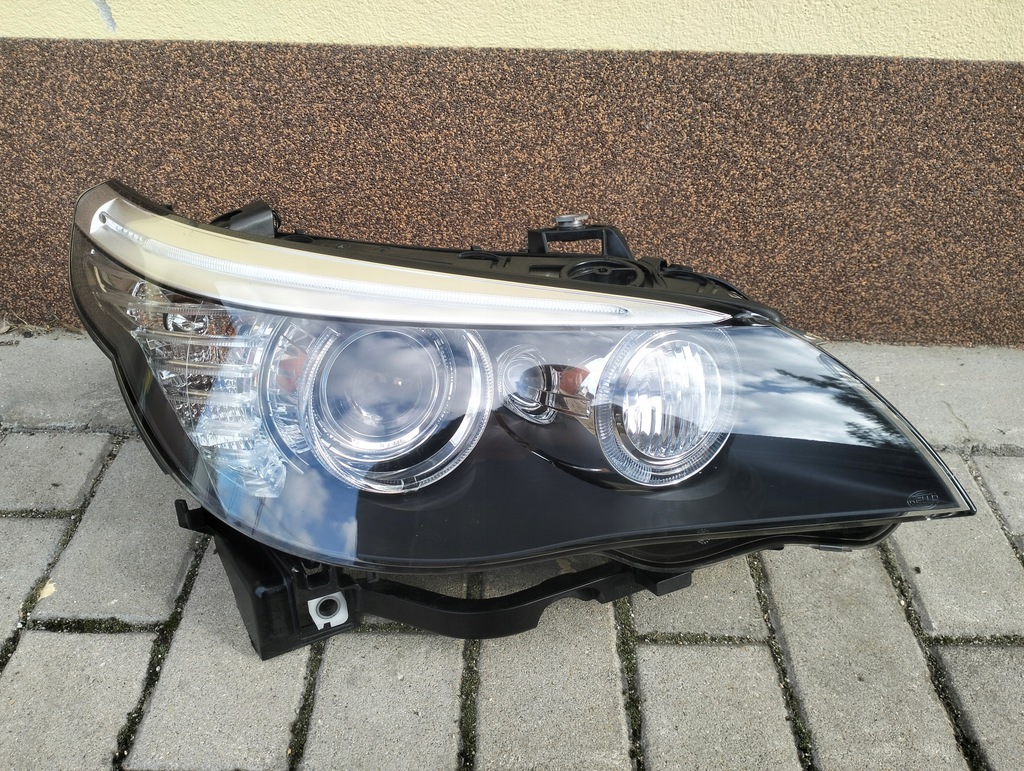 фото №1, Лампа лампы правая bmw 5 e60 e61 ксенон dynamic lift lci
