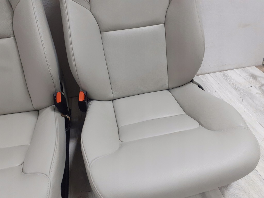фото №6, Volvo s60 iii 2018- сиденья заднее сиденье обивка кожа бежевые idealne