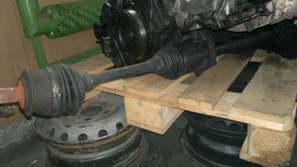 фото №1, Mercedes a klasa w169 приводной вал правая длинная + опора автоматическая коробка передач оригинал disel