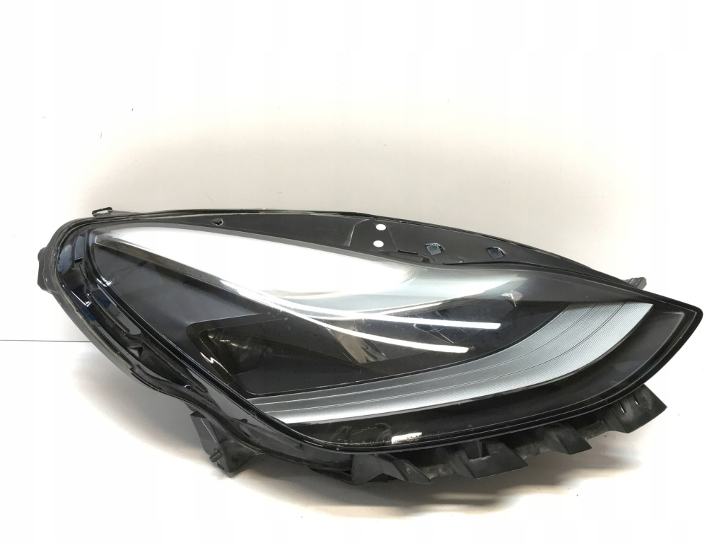 Купити Tesla 3 3 рестайлінг  full led праві фара 1514953-00-c