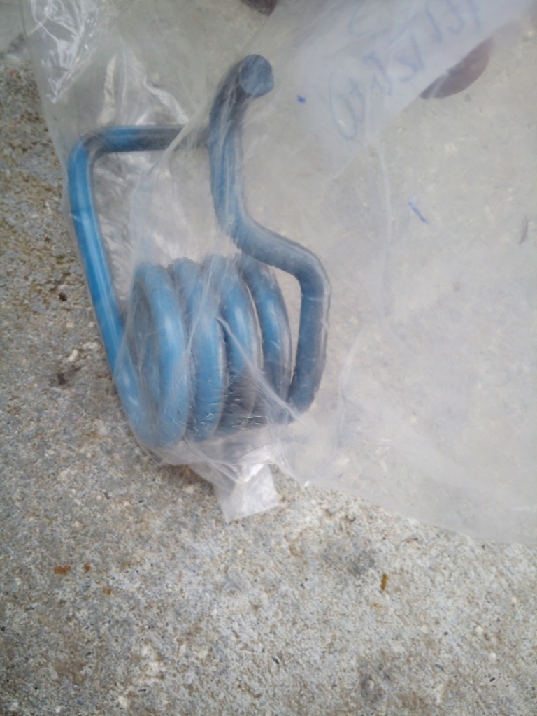 фото №4, Toyota rav4 ii 00-05 пружина педаль сцепления