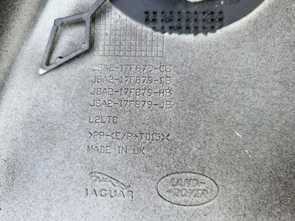 фото №3, Range rover velar молдинг бампера задняя оригинал!