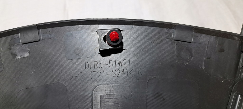 фото №10, Mazda cx-30 молдинг крыло правый перед dfr5-51w21