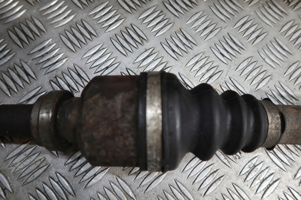 Приводной вал правый  перед citroen c4 2 b7 1.6 hdi Оригинал