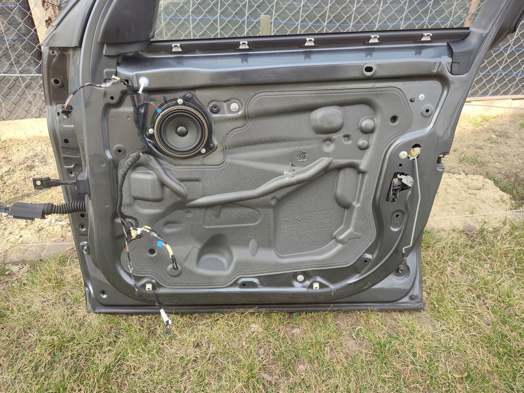 фото №12, Дверь правое перед передние kpl bmw x1 f48 цвет b39