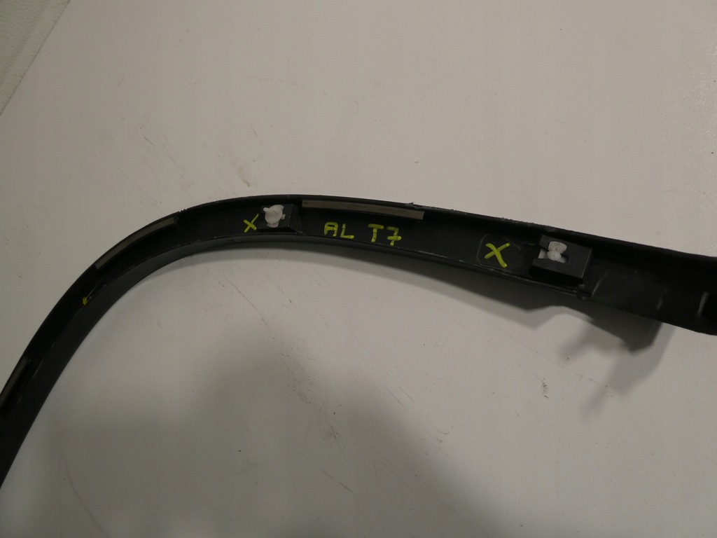 фото №4, Молдинг крыла левый задняя vw tiguan 5n 5n0854819b