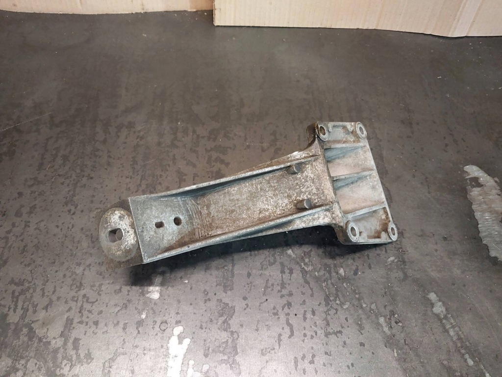 Кронштейн / кронштейн двигателя bmw 5 e39 520i m52b20 206s3 1092973 Киев