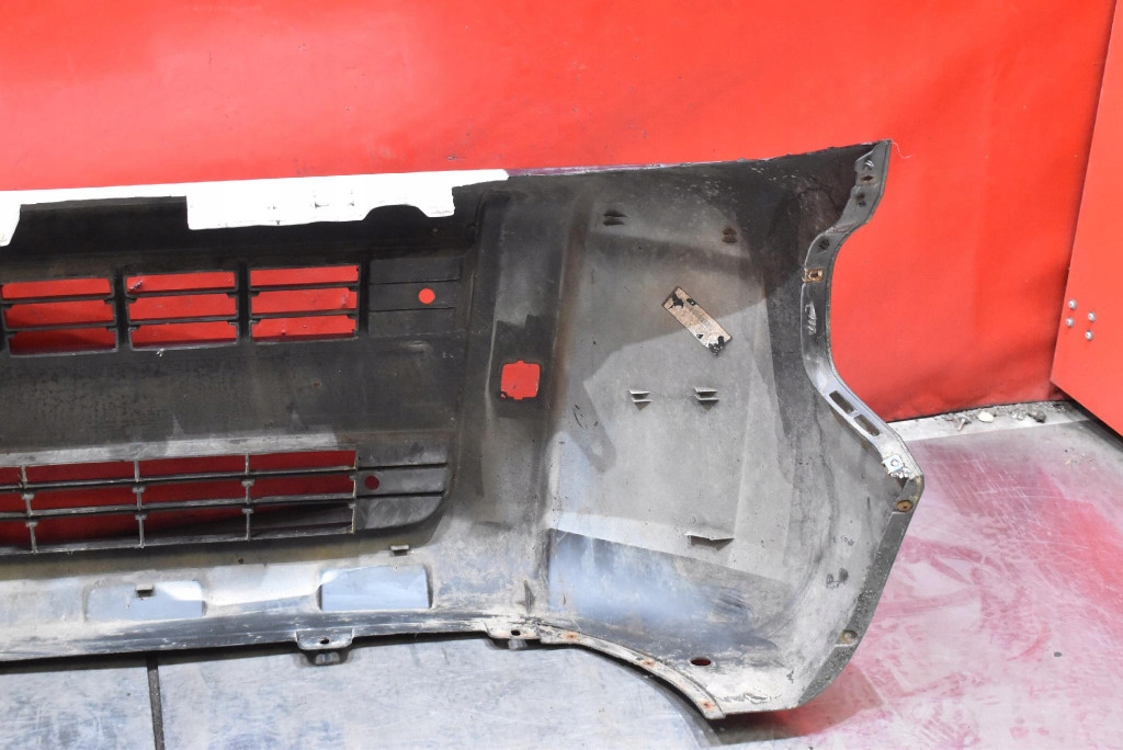 Бампер перед передній чорний білий 1308778070 peugeot bipper 07-17 в Україні