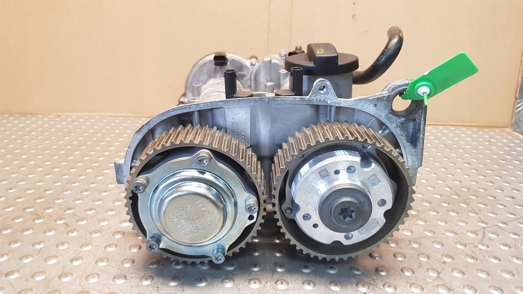 фото №10, Крышка клапанов валы 04c103479k vw golf vii t-cross scala a1 1.0tsi chz