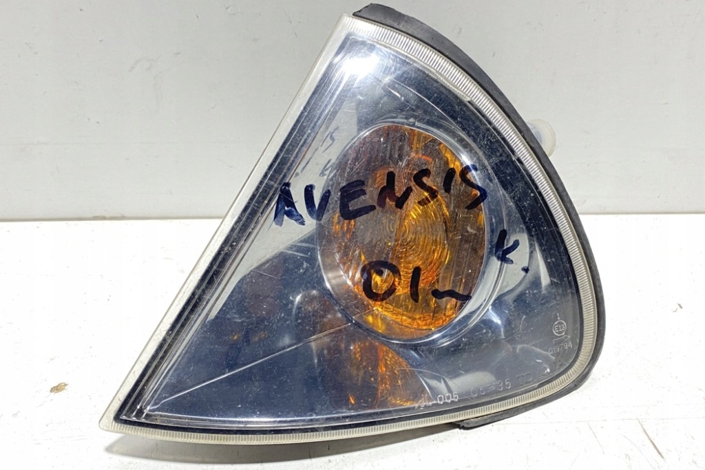 фото №12, Передня ліва лампа поворотник toyota avensis _t22_ 8152005030 1.6l