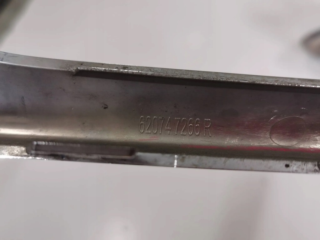 фото №16, Хром решётки бампера renault captur i przed lift правый i левый 883.