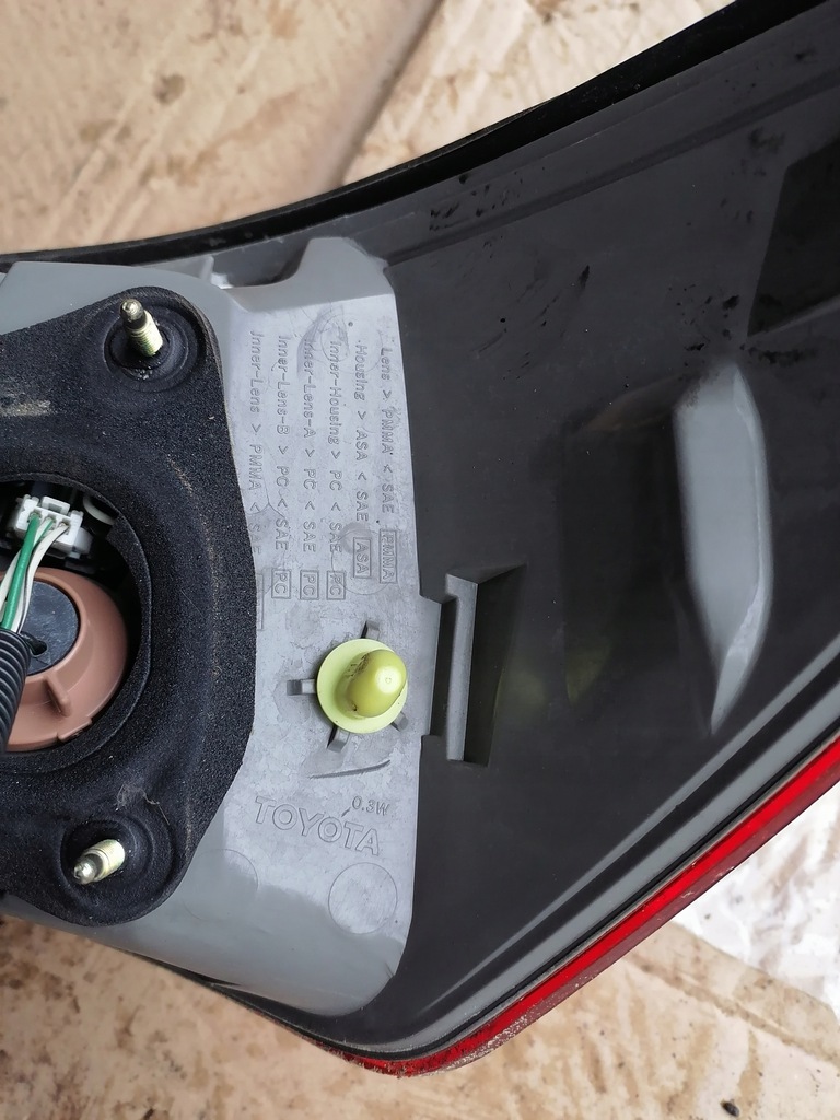 фото №3, Лампа задня ліва lexus is220