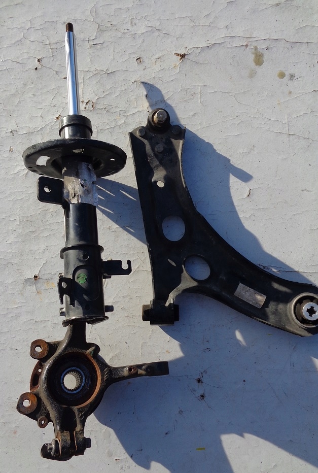 фото №1, Поворотний кулак амортизатор suzuki ignis новий model правий