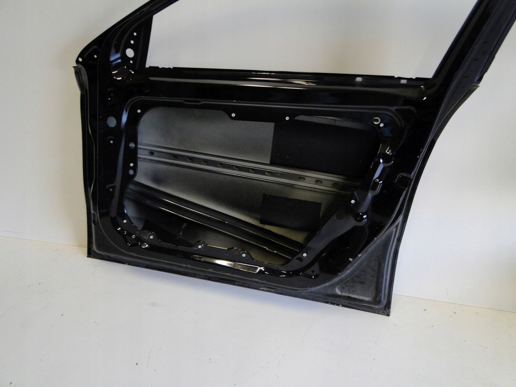 фото №8, Mercedes gla 156 x156 дверь передние правое 191 чёрный металлик